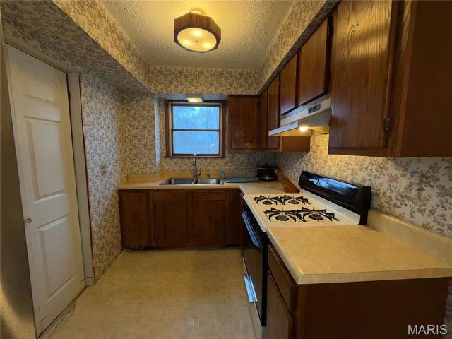 625 Montgomery Street, Staunton, IL 62088