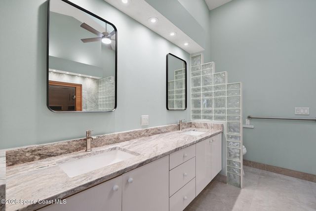 711 Kenwood Circle, Melbourne, FL 32940