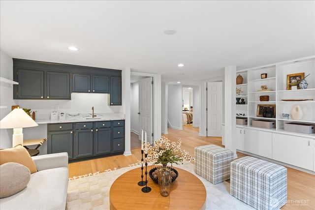 1400 Magnolia Boulevard W, Seattle, WA 98199