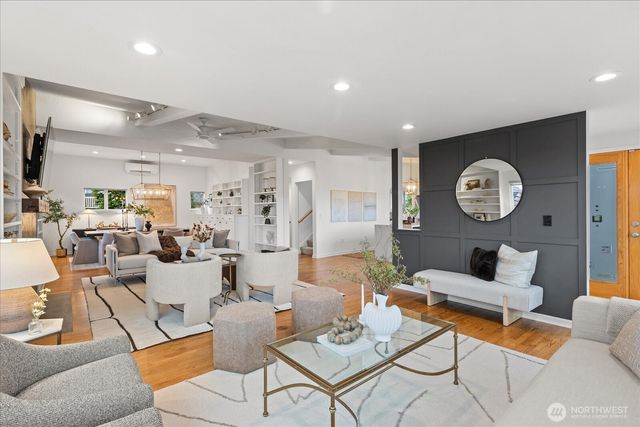 1400 Magnolia Boulevard W, Seattle, WA 98199