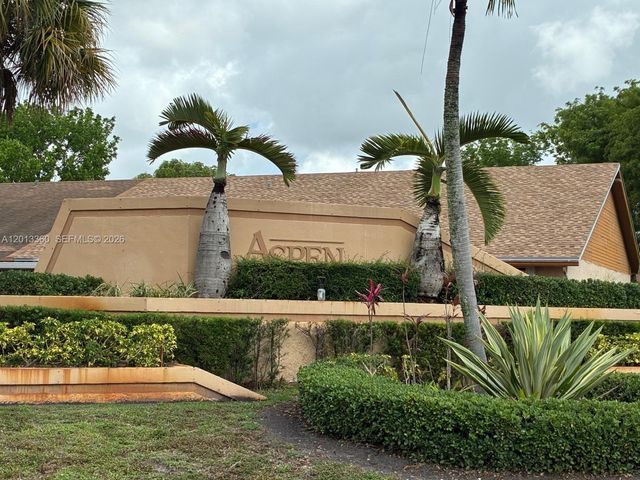 6755 NW 187th Ter, Hialeah, FL 33015