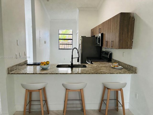 6755 NW 187th Ter, Hialeah, FL 33015