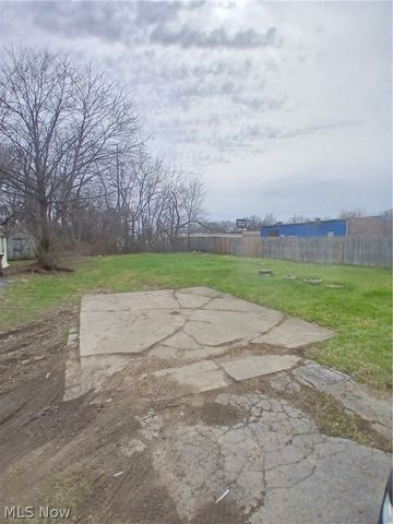 4387 Burkey Road, Austintown, OH 44515