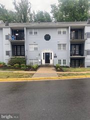 7094 SPRING GARDEN DR #202, Springfield, VA 22150