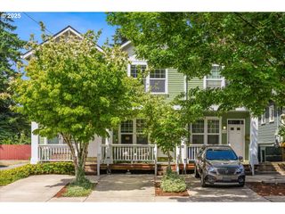 121 Se 8TH Ave, Hillsboro, OR 97123