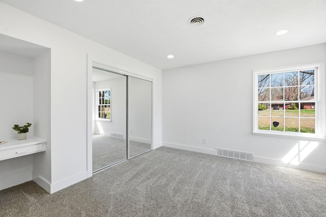 2241 N Belmont, Wichita, KS 67220