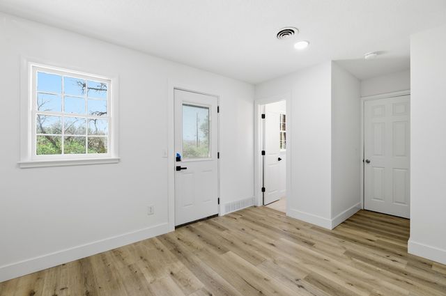 2241 N Belmont, Wichita, KS 67220