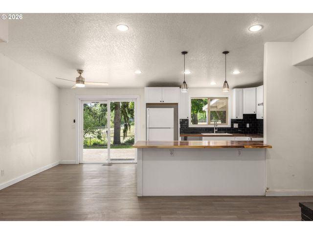 4815 Sw 202ND Ave, Beaverton, OR 97078
