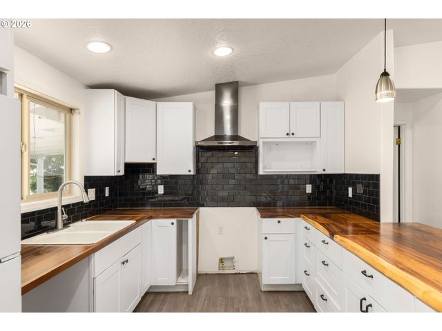 4815 Sw 202ND Ave, Beaverton, OR 97078