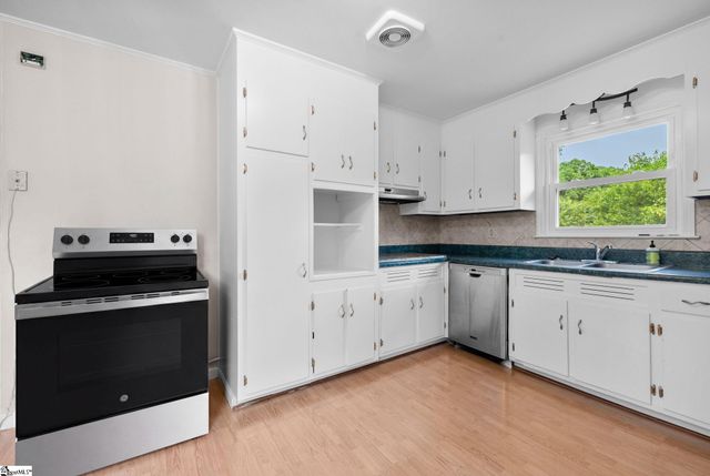 1313 N Parker Road, Greenville, SC 29609