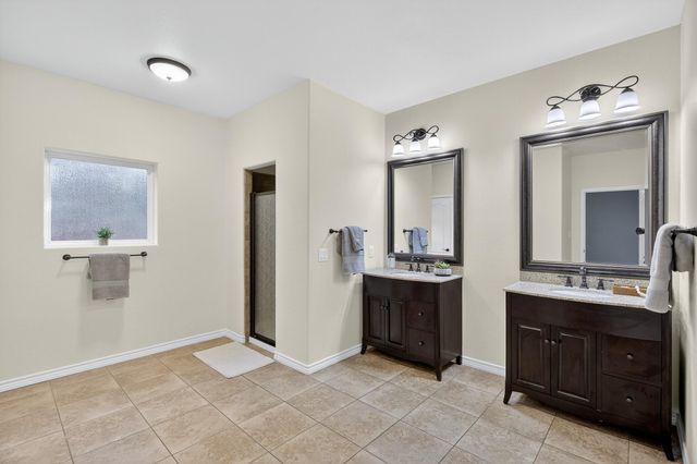 237 Meadowlakes DR, Meadowlakes, TX 78654
