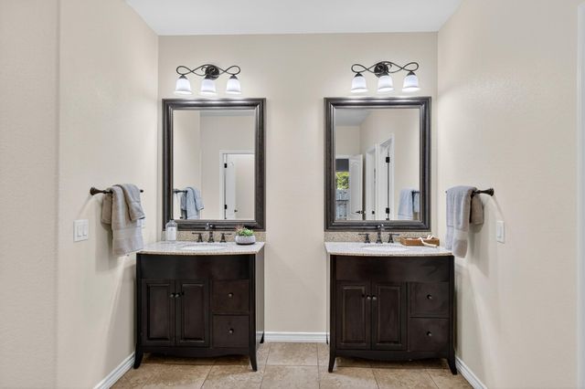 237 Meadowlakes DR, Meadowlakes, TX 78654