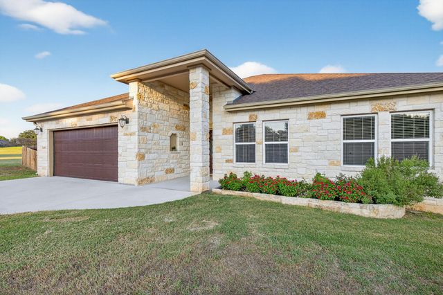 237 Meadowlakes DR, Meadowlakes, TX 78654