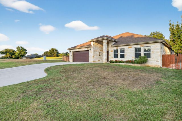 237 Meadowlakes DR, Meadowlakes, TX 78654