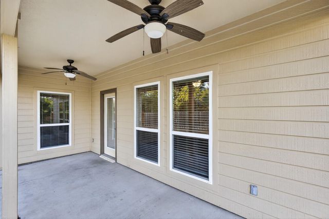 237 Meadowlakes DR, Meadowlakes, TX 78654