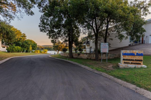 237 Meadowlakes DR, Meadowlakes, TX 78654