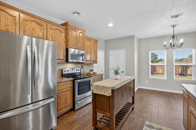 237 Meadowlakes DR, Meadowlakes, TX 78654
