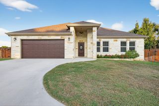 237 Meadowlakes DR, Meadowlakes, TX 78654