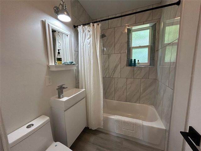 816 NE 9TH AVENUE, Gainesville, FL 32601