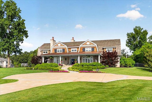 39 Countryside Lane, St Louis, MO 63131