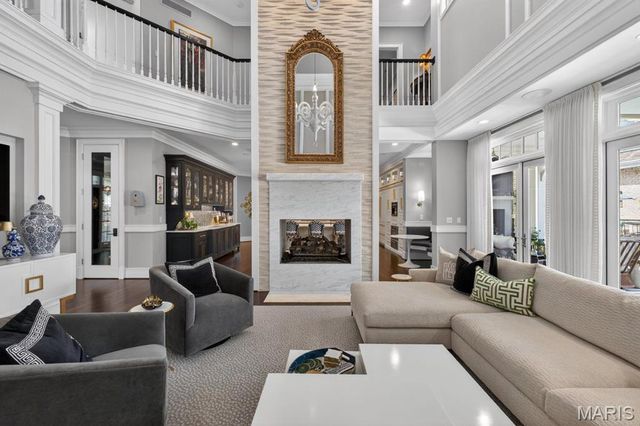 39 Countryside Lane, St Louis, MO 63131