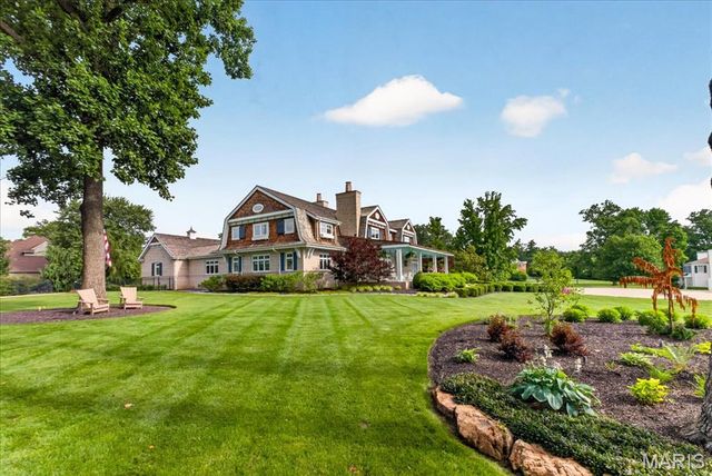 39 Countryside Lane, St Louis, MO 63131
