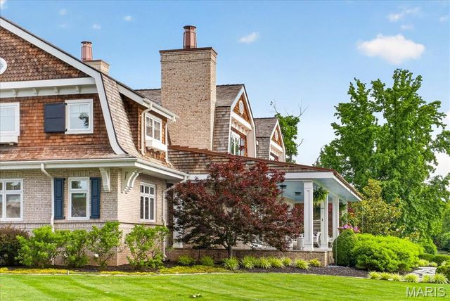39 Countryside Lane, St Louis, MO 63131