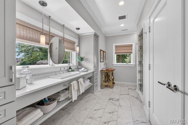 39 Countryside Lane, St Louis, MO 63131