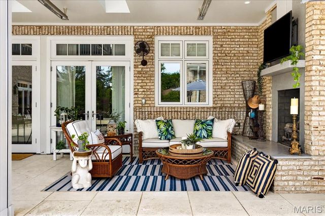 39 Countryside Lane, St Louis, MO 63131