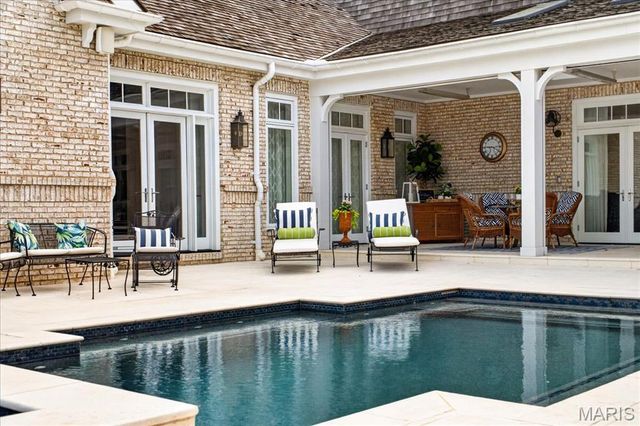 39 Countryside Lane, St Louis, MO 63131