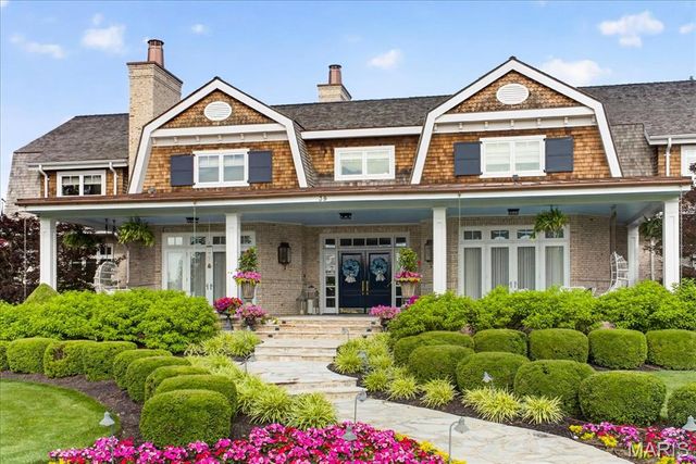 39 Countryside Lane, St Louis, MO 63131