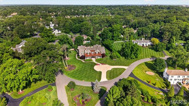 39 Countryside Lane, St Louis, MO 63131