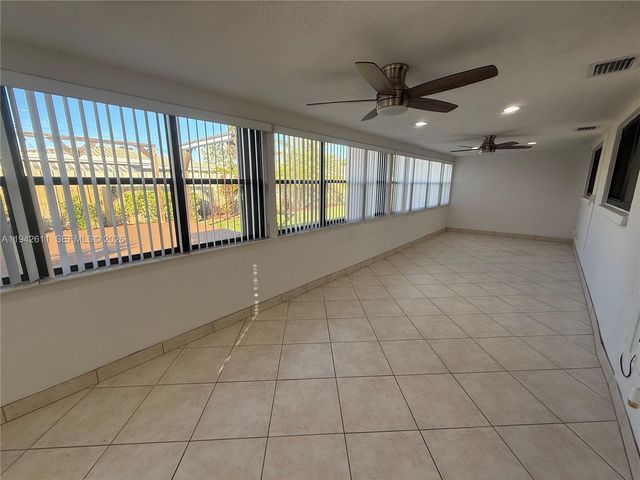 1721 NE 48th Ct, Fort Lauderdale, FL 33334