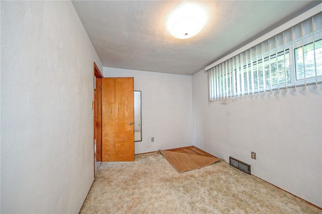 563 MEADOWVALE DRIVE, Harmar, PA 15024
