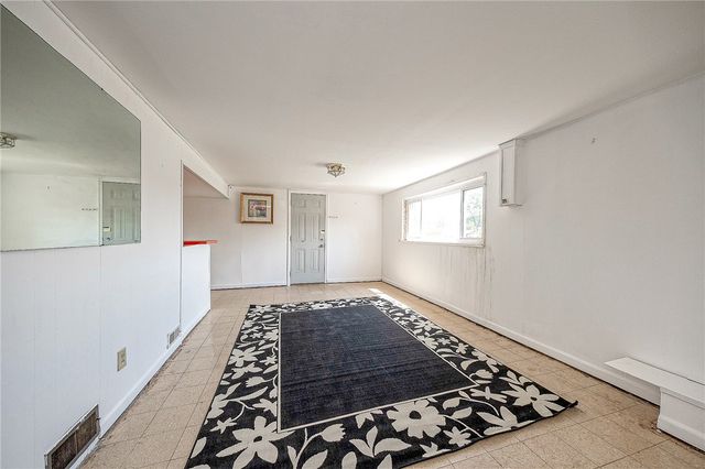 563 MEADOWVALE DRIVE, Harmar, PA 15024