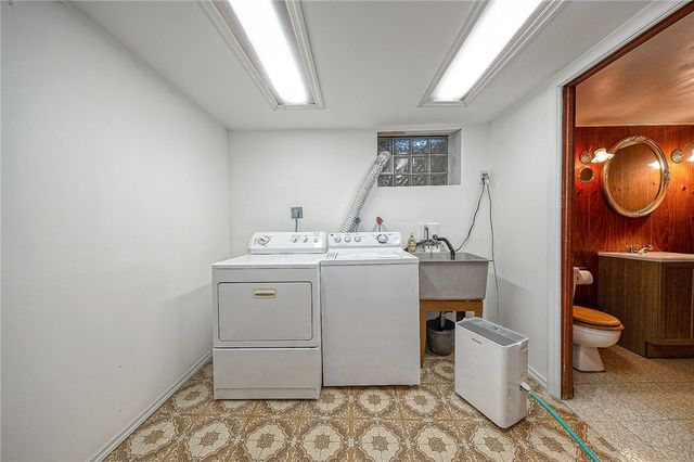 563 MEADOWVALE DRIVE, Harmar, PA 15024