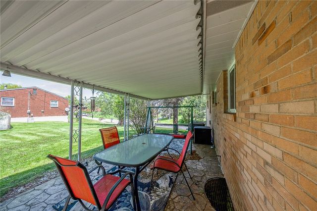 563 MEADOWVALE DRIVE, Harmar, PA 15024