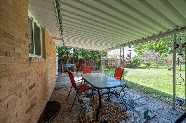 563 MEADOWVALE DRIVE, Harmar, PA 15024