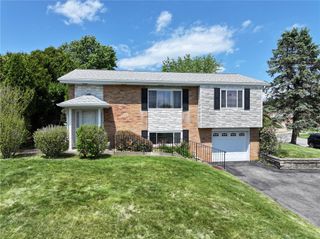563 MEADOWVALE DRIVE, Harmar, PA 15024