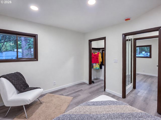 11425 Sw GREENBURG Rd, Tigard, OR 97223