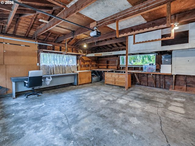 11425 Sw GREENBURG Rd, Tigard, OR 97223