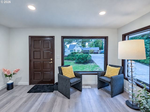 11425 Sw GREENBURG Rd, Tigard, OR 97223