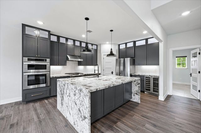 87 Dawns Edge Drive, Montgomery, TX 77356