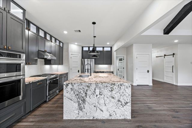 87 Dawns Edge Drive, Montgomery, TX 77356