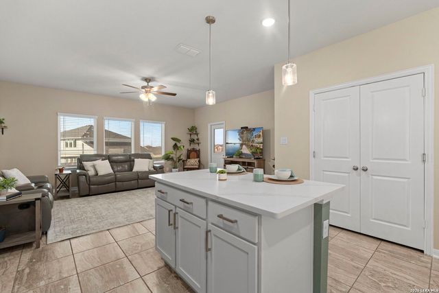 157 Foxhound, San Antonio, TX 78253