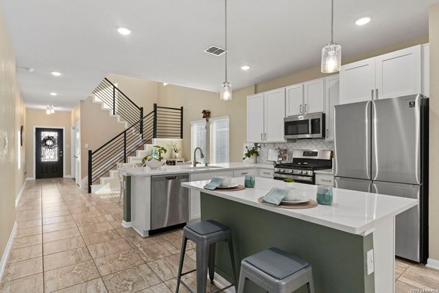 157 Foxhound, San Antonio, TX 78253