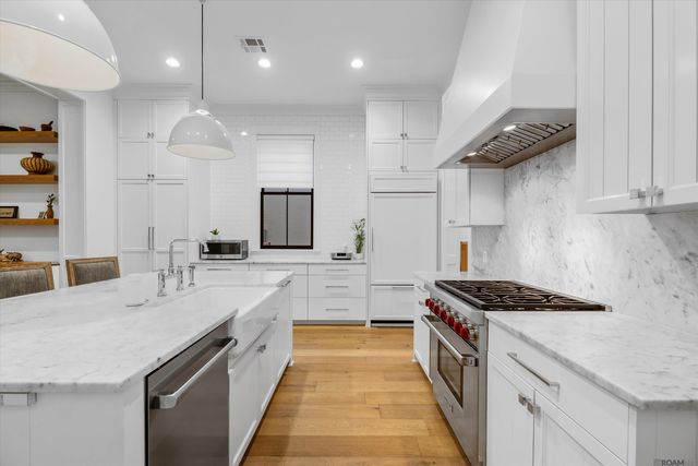 5042 Mimosa St, Baton Rouge, LA 70808