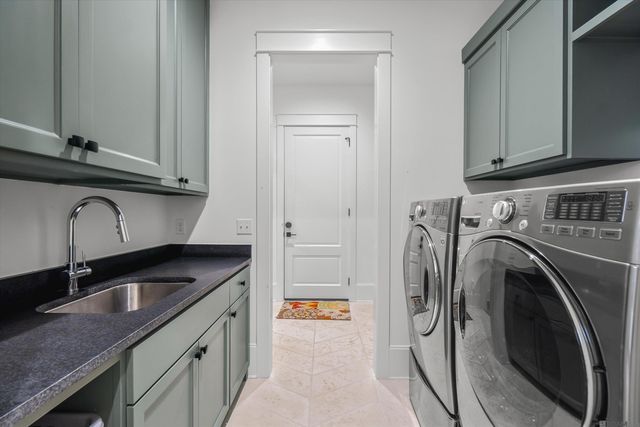 5042 Mimosa St, Baton Rouge, LA 70808