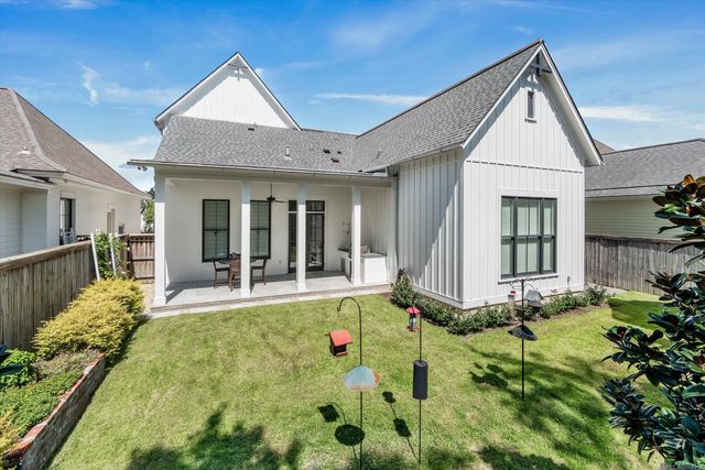 5042 Mimosa St, Baton Rouge, LA 70808