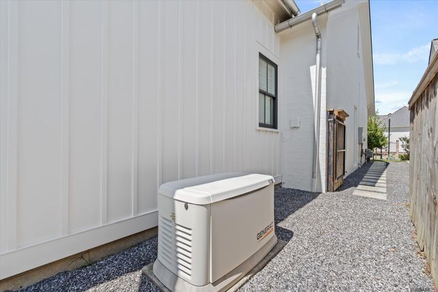 5042 Mimosa St, Baton Rouge, LA 70808